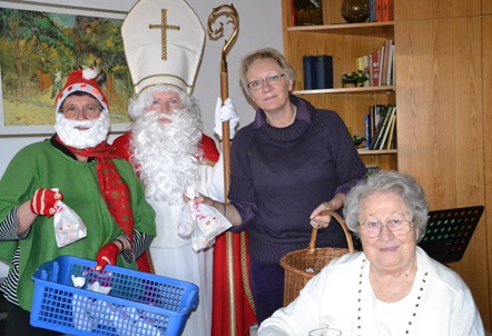 Senioren feierten mit dem Nikolaus